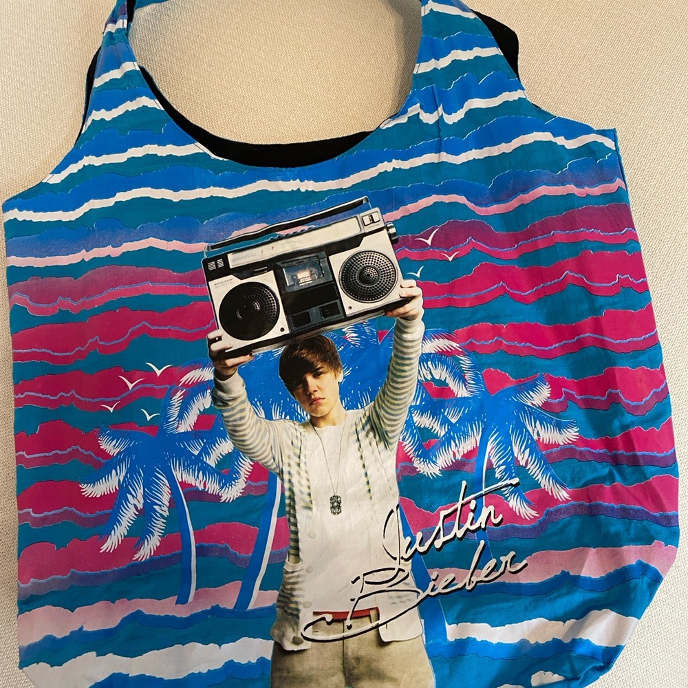 Justin Bieber 2011 My World VIP Tote
Reversible